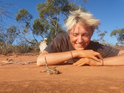 Intern Verity Carscadden admires a Thorny Devil.